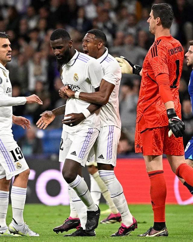 加拿大横扫切尔西，本泽马送出助攻