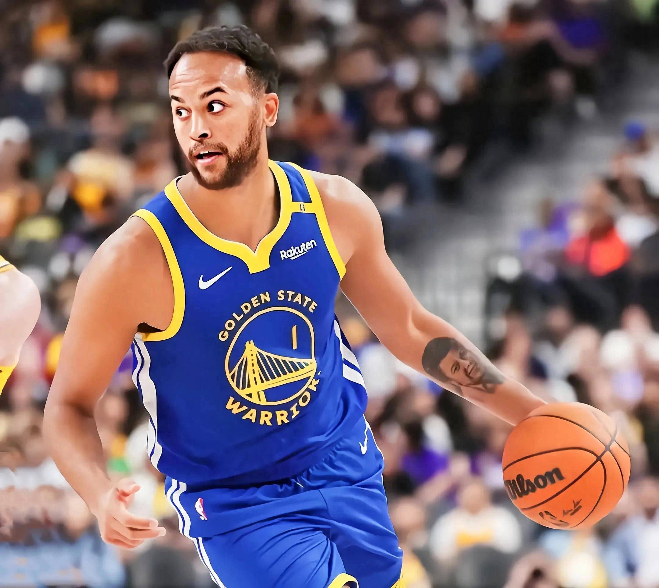 勇士轻取爵士，凯尔·库兹马送出助攻