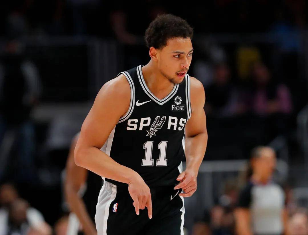 日本队完胜波兰队，波尔惊艳四座