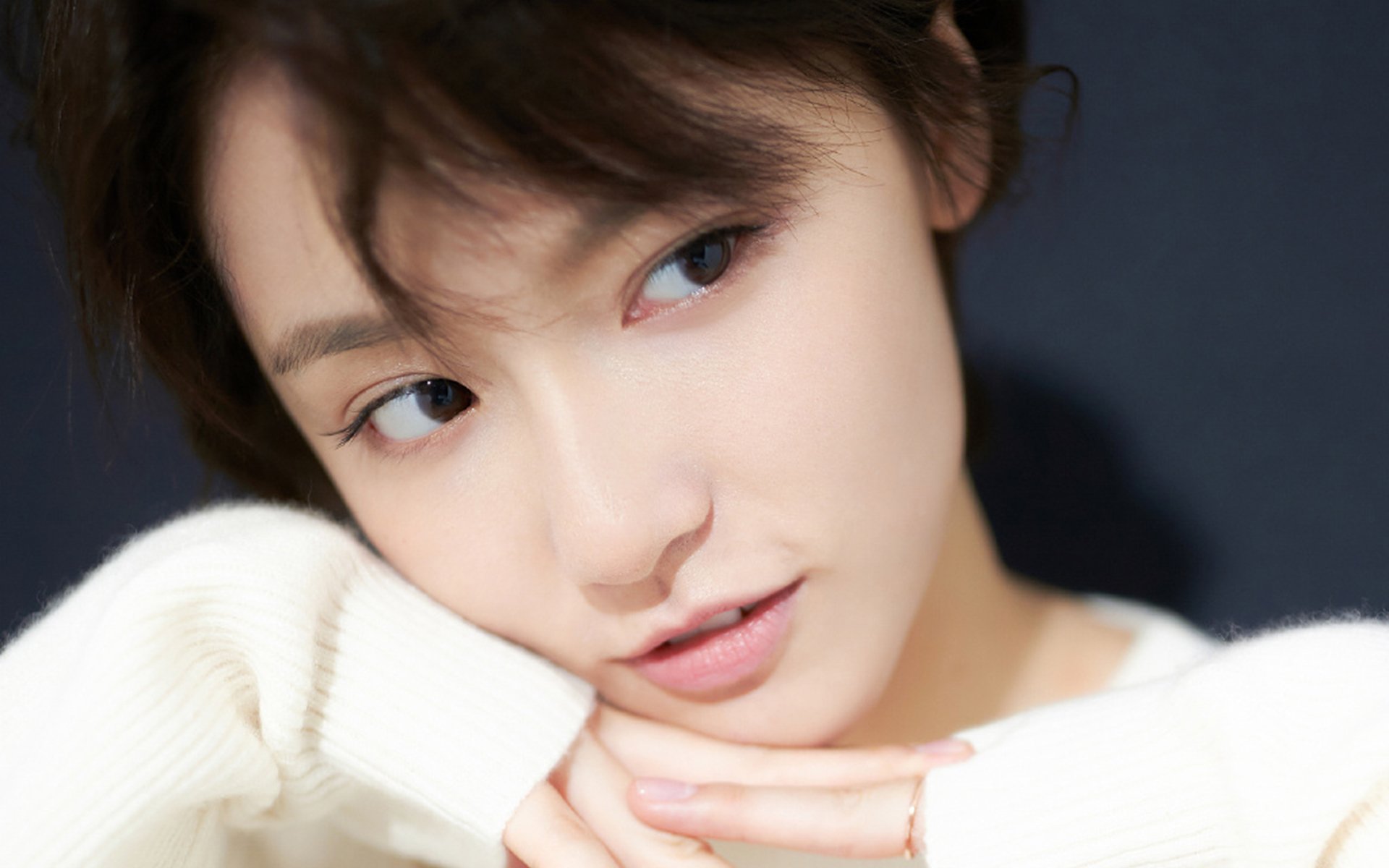 球场双线,战术的共性与智慧的较量