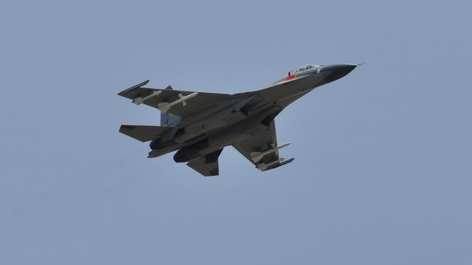 当东方雄鹿遇上北美雄鹿，朱·霍勒迪如何用防守定义关键先生