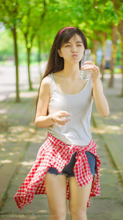 次元破壁!上海大鲨鱼时空裂缝降临NBA,王朝活塞竟成最强试金石