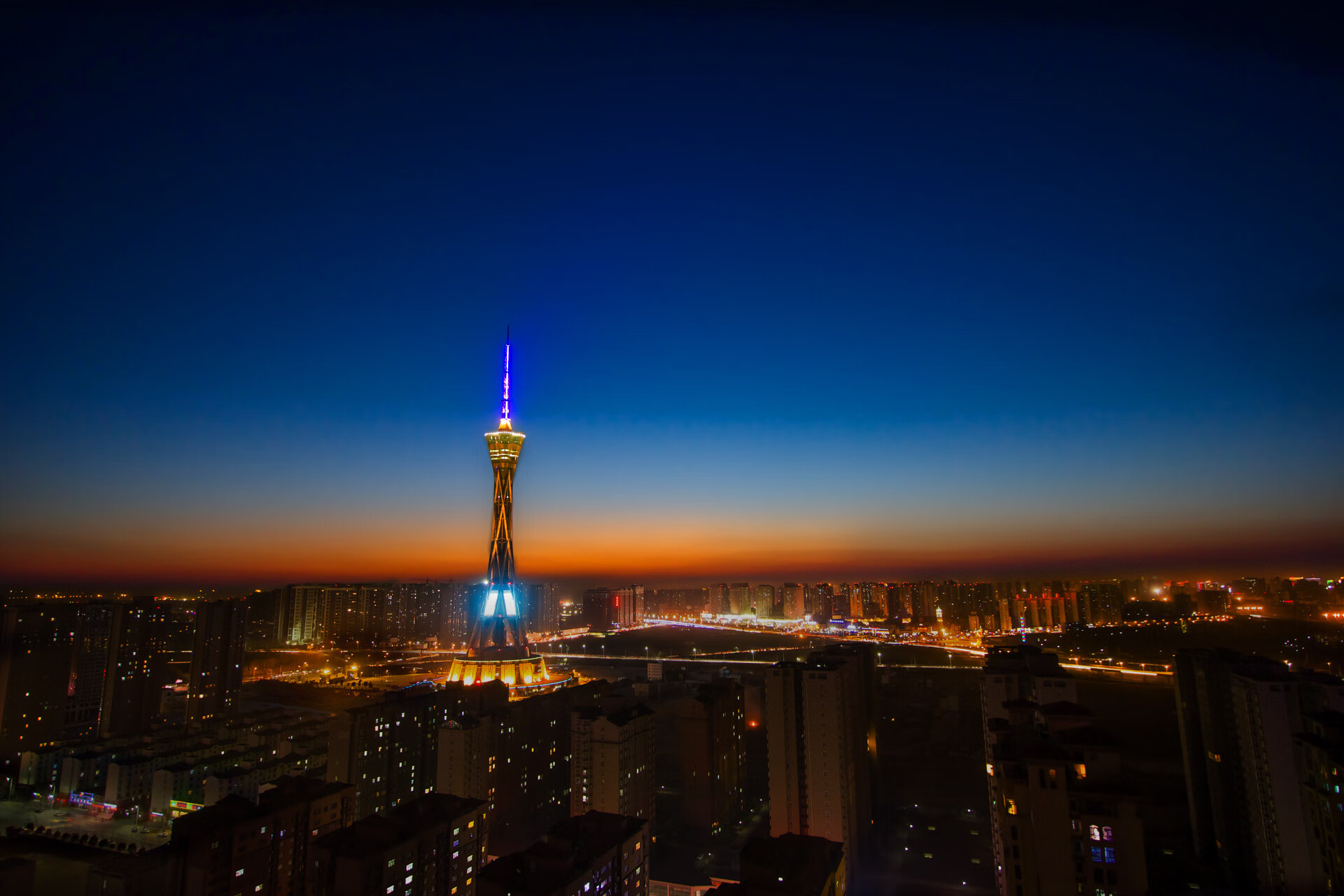 于无声处听惊雷，霍勒迪压力下的爆发与火箭的绝地反击